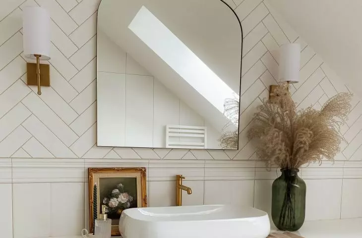 Cabinet with milling brings a retro vibe