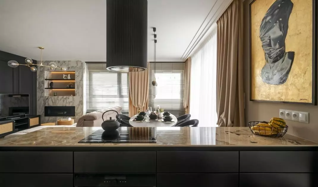 Fluting in the kitchen refers to the wall by the stairs