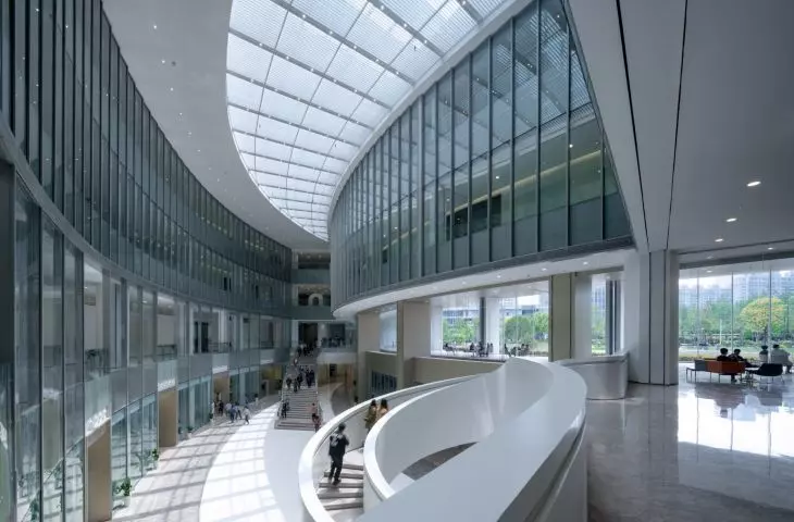 Główna siedziba Uniview w Hangzhou — lobby i wspólne atrium 