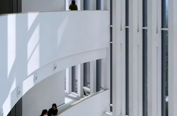 Główna siedziba Uniview w Hangzhou — atrium 