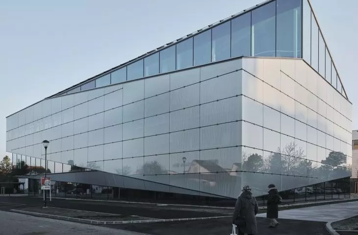 Digitization House in Tulln - view of the building's multilayered facade 