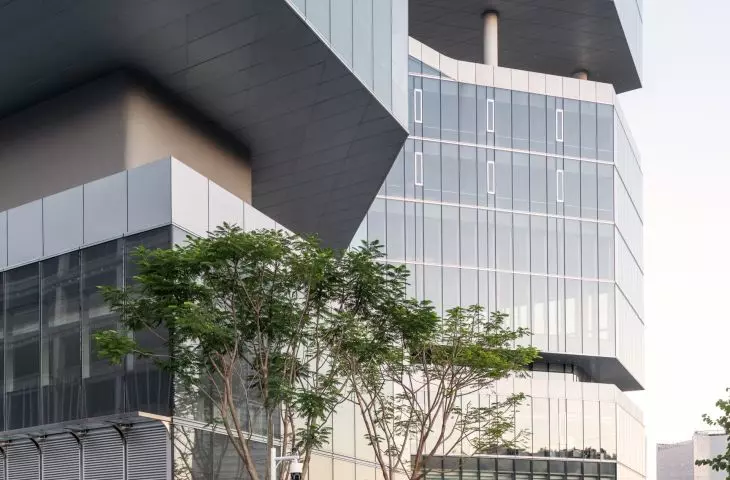 Innovation Center for High Performance Medical Devices in Guangzhou - view of the building entrance 