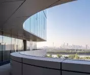 Innovation Center for High-performance Medical Devices in Guangzhou - terrace, separating the different vertical blocks 