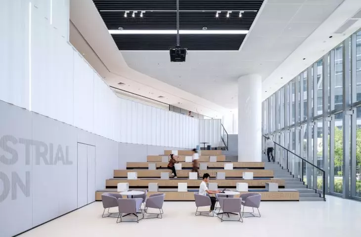 Innovation Center for High Performance Medical Devices in Guangzhou - interior view 