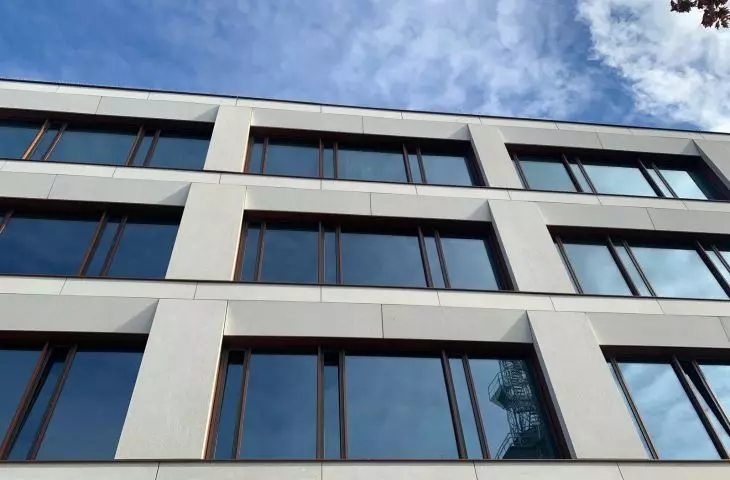 The office part has 14,500 square meters of leasable space 