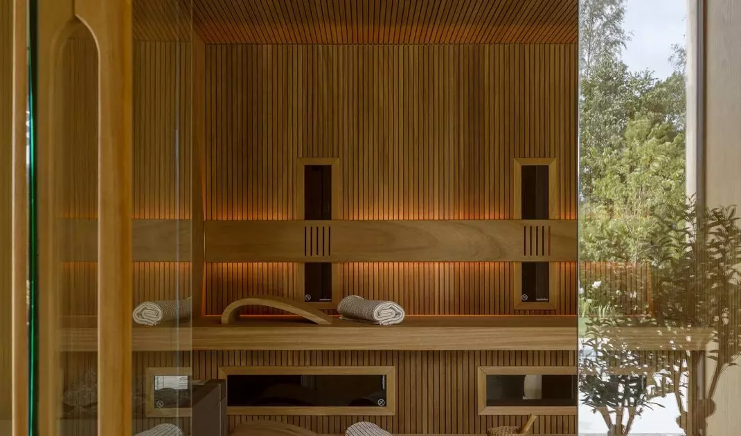 The form of the sauna is inspired by Icelandic designs