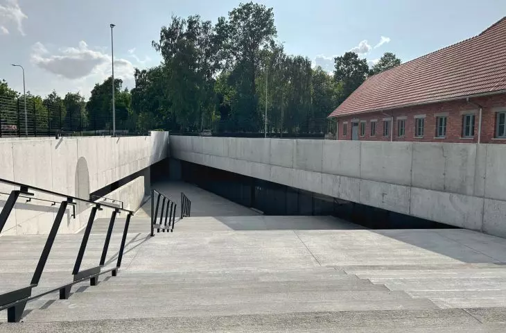 Centrum Obsługi Odwiedzających Państwowe Muzeum Auschwitz-Birkenau w Oświęcimiu