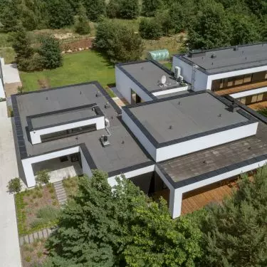 In addition to the main building, the plot includes, among other things, a greenhouse