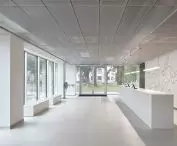 Muzeum Stasysa w Poniewieżu (lit. Panevėžys) — klarowne i funkcjonalne wnętrze muzeum 