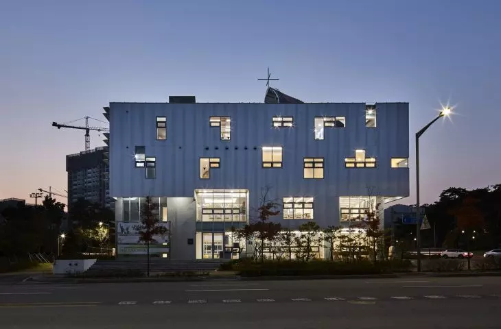  Church on Yeongjongdo Island - 4-story building block 