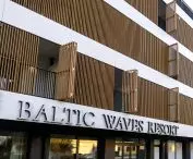 Międzyzdroje ul. Zwycięstwa 1, apartamentowiec, okiennice harmonijkowe