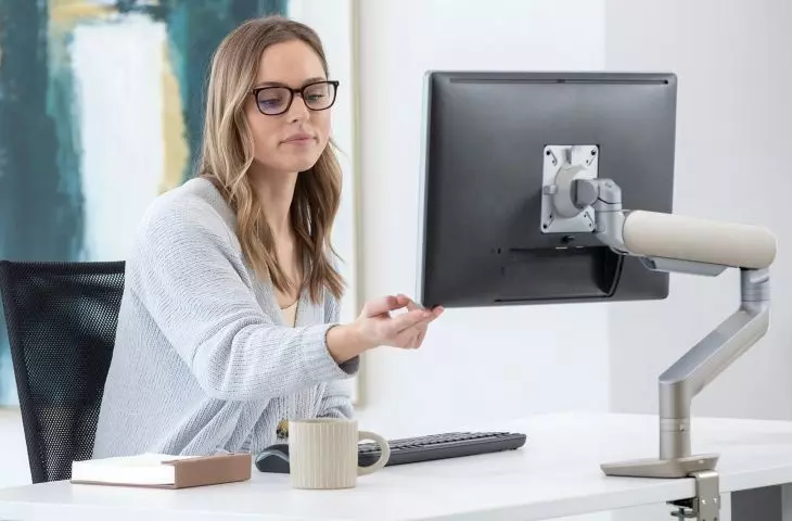 ramię do monitora