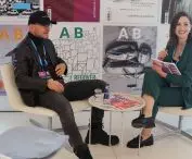 Robert Konieczny, architekt z pracowni KWK Promes, w studio nagrań A&B