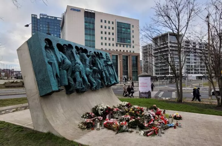 pomnik Wypędzonych Wielkopolan, Poznań, proj. Karol Badyna