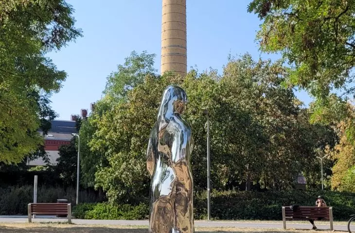 rzeźba/pomnik Wiedźmy, Poznań, park w Starym Korycie Warty