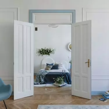 Tall double doors are one of the characteristic elements of interiors in historic townhouses