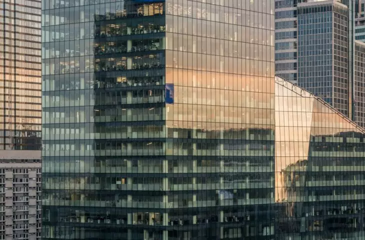 Q22 office building in Warsaw