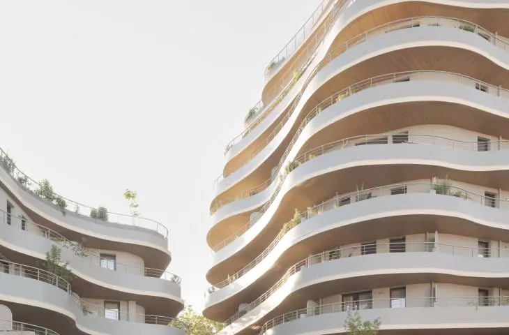 Apartamentowiec Arborescence w Angers, we Francji — widok z centralnego ogrodu 
