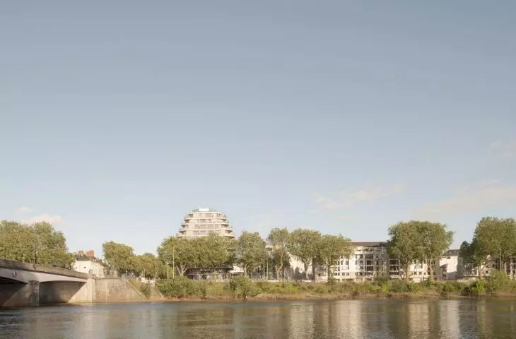 Apartamentowiec Arborescence w Angers, we Francji — widok od strony rzeki Maine