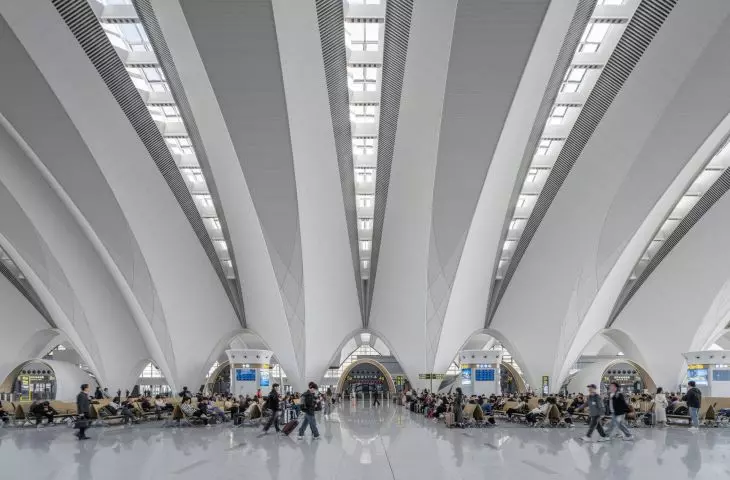 Nanchang East Railway Station - interior view 