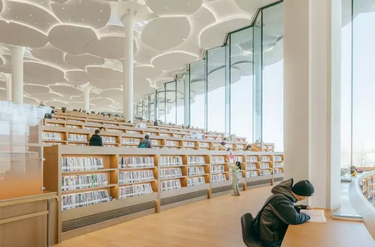 Biblioteka w Tongzhou, w Pekinie — widok wnętrza