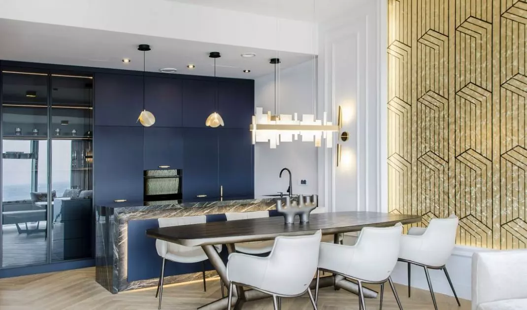 Navy blue and gold is the perfect combination for the interior for people under the sign of the lion