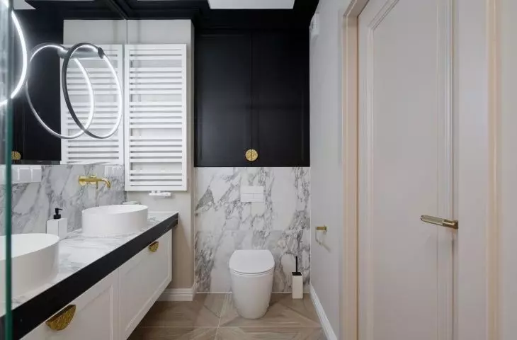 The main element of the arrangement is Italian Arabescato marble