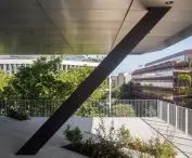 Kampus LCI Education w dzielnicy Poblenou w Barcelonie 