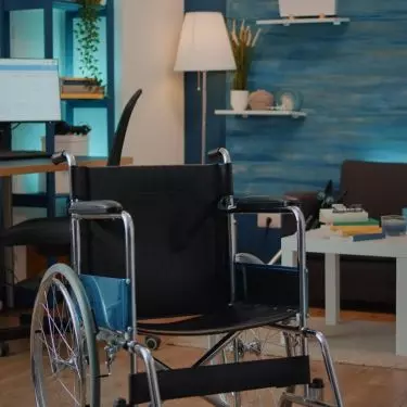 When decorating an apartment for a person with a disability, you need to pay special attention to several aspects