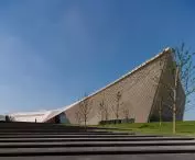 Nanchang Grand Theater - view of the entrance from the south side 