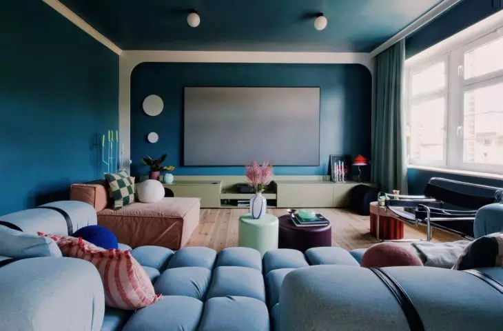 Arrangement in the spirit of dopamine decor