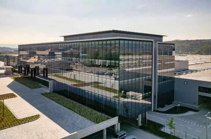 Nowa siedziba firmy Wiśniowski, Wielogłowy, proj.: Loesch+Partners