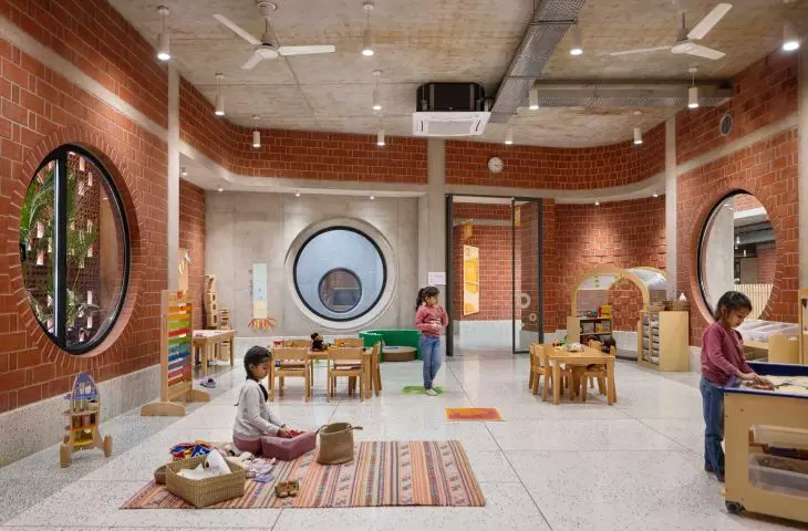 Healthy Planet School in Noida - a view of the interior of one of the classrooms 