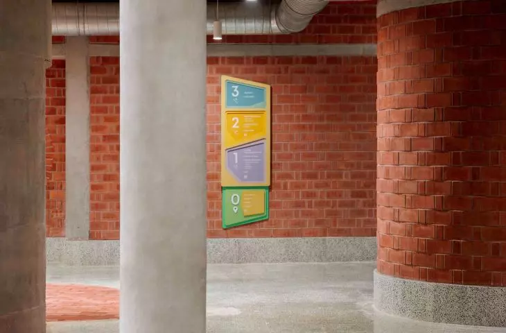 Healthy Planet School (pol. Szkoła Zdrowa Planeta) w Noidzie – budynek został zaprojektowany z myślą o minimalizacji wykorzystania materiałów oraz rezygnacji z syntetycznych wykończeń, takich jak farby czy okładziny