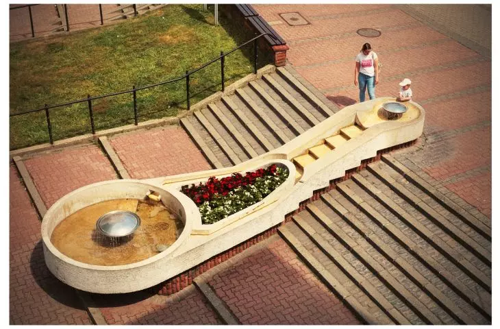 Tarnów's first promenade of Walowa Street, including the square in front of the Tomb of the Unknown Soldier and the stairs with a cascading fountain