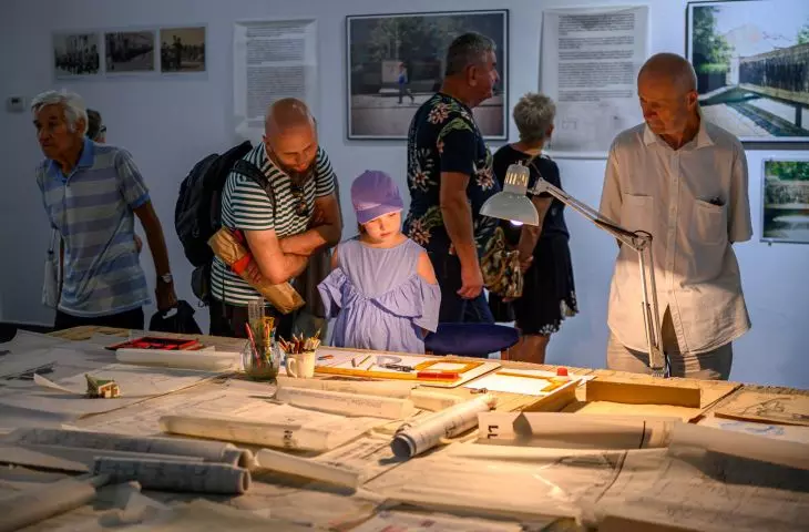wernisaż wystawy poświęconej twórczości architekta, A&B objęło ekspozycję patronatem medialnym