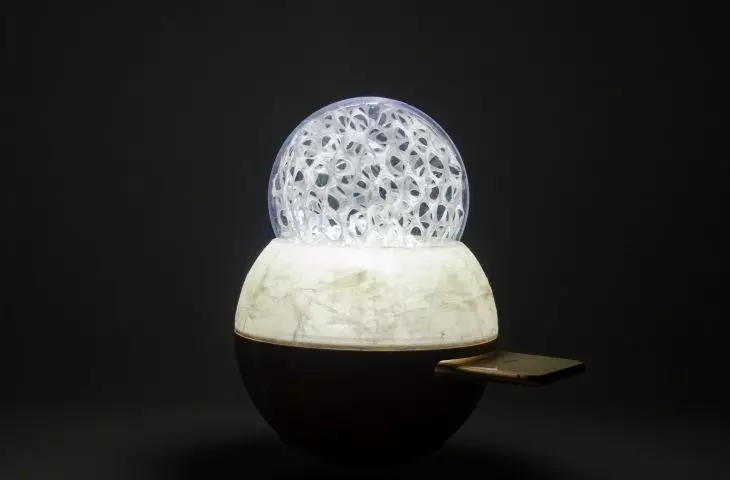 Moony projector