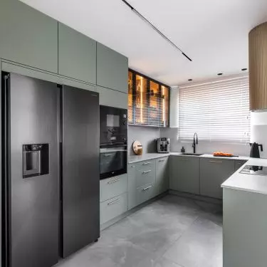 Kitchen with a touch of green