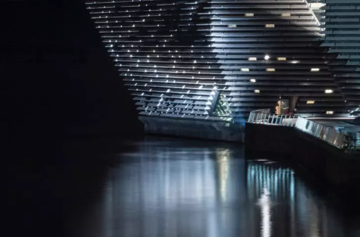V&A Dundee (branch of the Victoria and Albert Museum in Dundee) - view of the block at night 