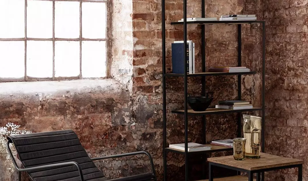 Raw walls and simple furniture are the essence of sigma style