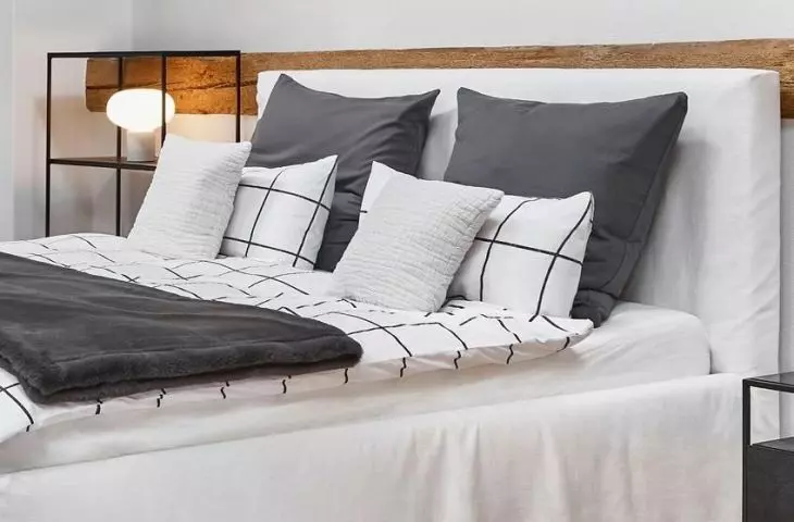 Subdued colors and lack of decoration allow you to relax