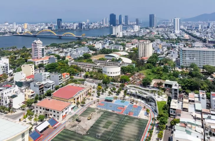 Art Exhibition Center in Son Tra, Vietnam - a bird's eye view of the center and the city 