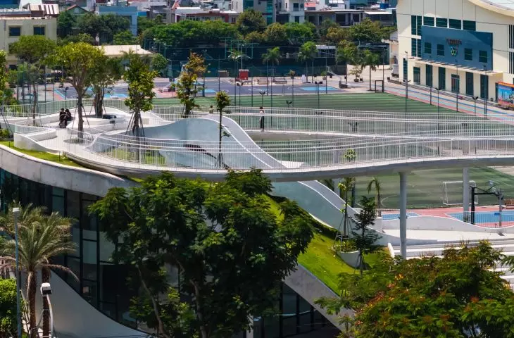 Art Exhibition Center in Son Tra, Vietnam - view of rooftop garden 