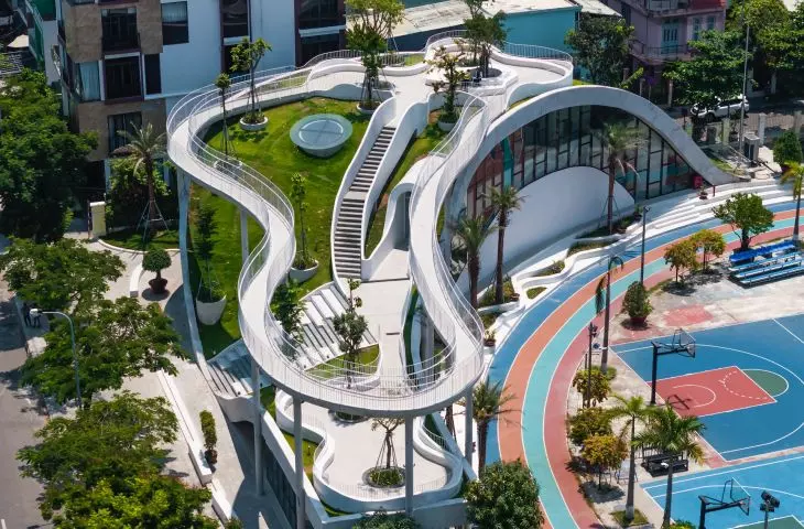 Art Exhibition Center in Son Tra, Vietnam - view of rooftop garden 
