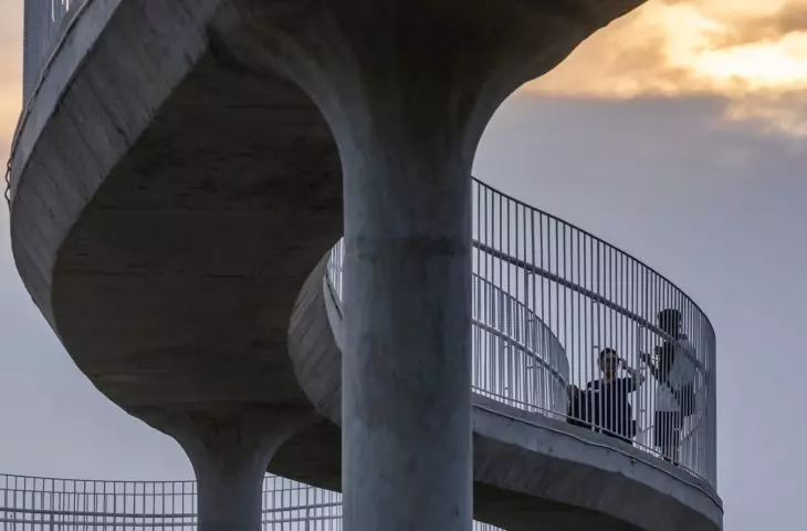 Art Exhibition Center in Son Tra, Vietnam - footbridges create organic forms 