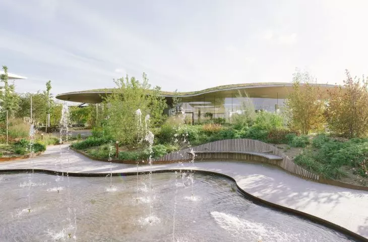 Copenhagen Opera Park (Operaparken) - among the rich vegetation, water elements such as a fountain, a pond with water lilies and a mirror pond have been arranged