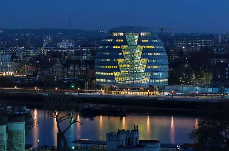 City Hall in London - the body of the building resembles an asymmetrical, tilted form similar to the shape of an egg