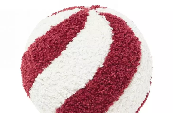 The red and white pillowcase will add a festive touch to your pillow