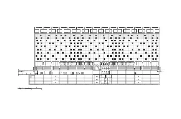 Hala Targowa (Markthal) w Rotterdamie – podłużny przekrój wnętrza 