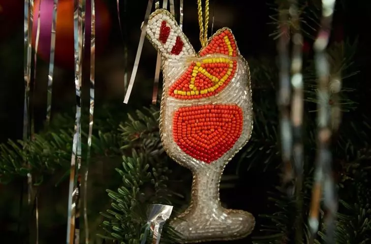 Cocktail decoration will bring back holiday memories